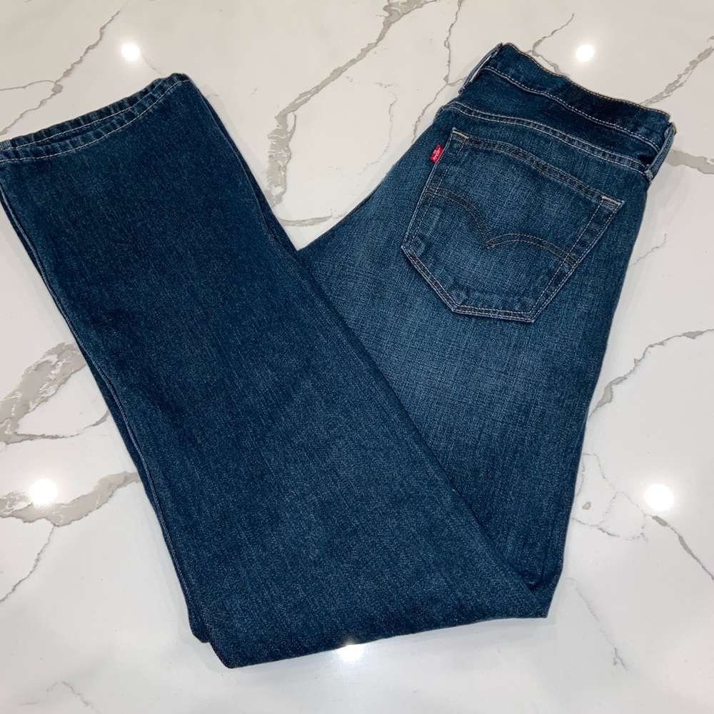 Levi’s Jeans Mens size 32x32 dark blue denim